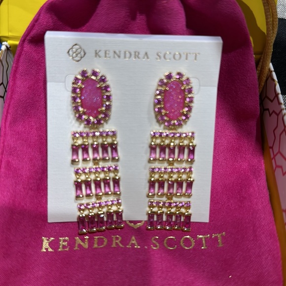Barbieβ’ x Kendra Scott Gold Statement Earrings in Hot Pink Drusy - Picture 4 of 6